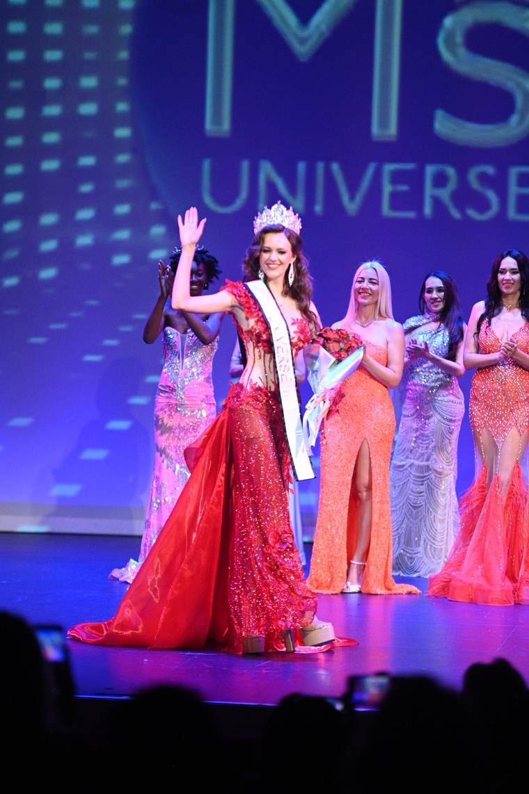 Kellie Lightbourn crowned Mrs. Universe® 2026